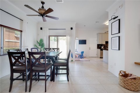 Townhouse in Homestead, Florida 3 bedrooms, 166.3 sq.m. № 1762463 - photo 11