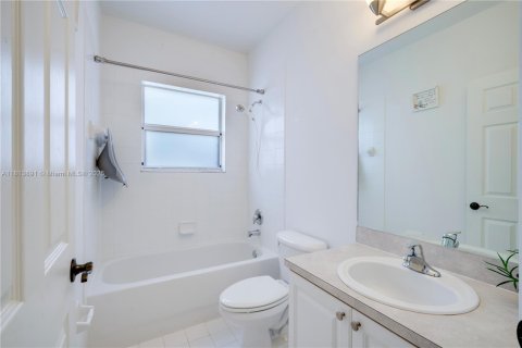 Townhouse in Homestead, Florida 3 bedrooms, 166.3 sq.m. № 1762463 - photo 23