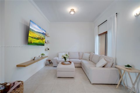 Townhouse in Homestead, Florida 3 bedrooms, 166.3 sq.m. № 1762463 - photo 9
