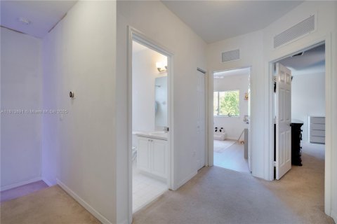 Townhouse in Homestead, Florida 3 bedrooms, 166.3 sq.m. № 1762463 - photo 17