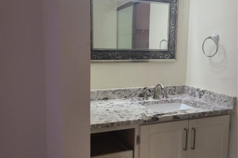 Condominio en alquiler en Tampa, Florida, 2 dormitorios, 95.41 m2 № 1835179 - foto 13