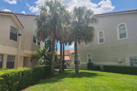 Condominio en alquiler en Tampa, Florida, 2 dormitorios, 95.41 m2 № 1835179 - foto 3