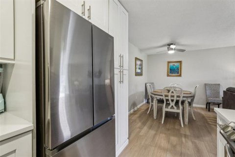 Condo in New Smyrna Beach, Florida, 2 bedrooms  № 1585549 - photo 21