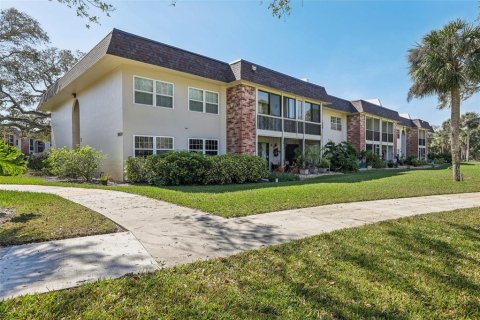 Condo in New Smyrna Beach, Florida, 2 bedrooms  № 1585549 - photo 2