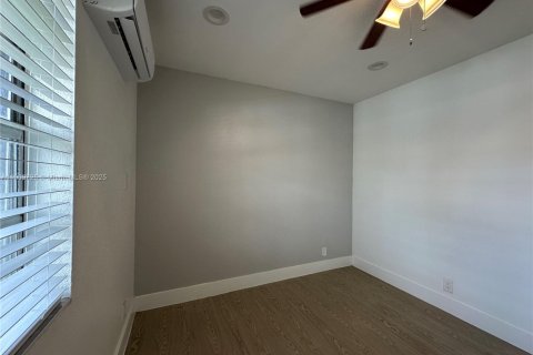 Appartement à louer à Hallandale Beach, Floride: 1 chambre № 1965385 - photo 21