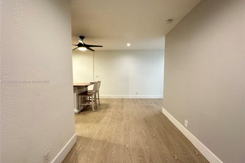 Appartement à louer à Hallandale Beach, Floride: 1 chambre № 1965385 - photo 10