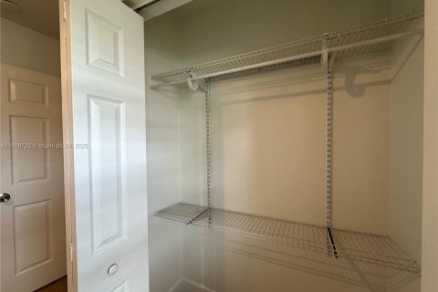 Appartement à louer à Hallandale Beach, Floride: 1 chambre № 1965385 - photo 22