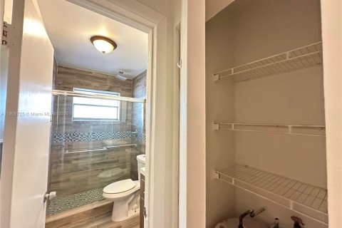 Appartement à louer à Hallandale Beach, Floride: 1 chambre № 1965385 - photo 12