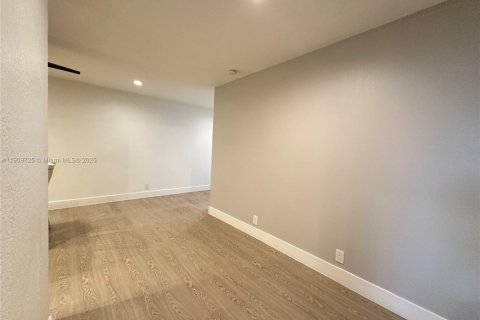 Appartement à louer à Hallandale Beach, Floride: 1 chambre № 1965385 - photo 17