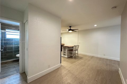 Appartement à louer à Hallandale Beach, Floride: 1 chambre № 1965385 - photo 11