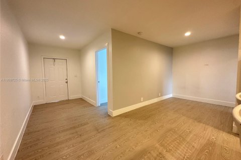 Appartement à louer à Hallandale Beach, Floride: 1 chambre № 1965385 - photo 9