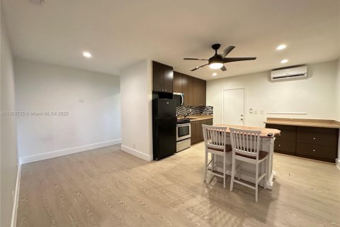 Appartement à louer à Hallandale Beach, Floride: 1 chambre № 1965385 - photo 1