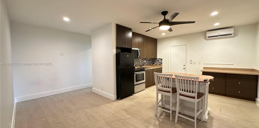 Appartement à Hallandale Beach, Floride 1 chambre № 1965385
