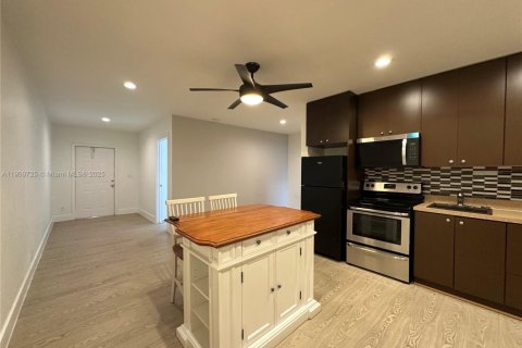 Appartement à louer à Hallandale Beach, Floride: 1 chambre № 1965385 - photo 3