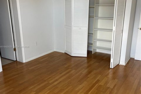 Copropriété à louer à Coral Gables, Floride: 3 chambres, 153.29 m2 № 1999157 - photo 8