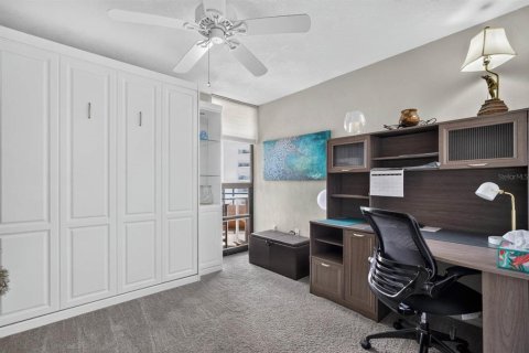 Condo in Daytona Beach Shores, Florida, 2 bedrooms № 2395791 - photo 19