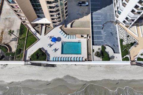 Condo in Daytona Beach Shores, Florida, 2 bedrooms № 2395791 - photo 26