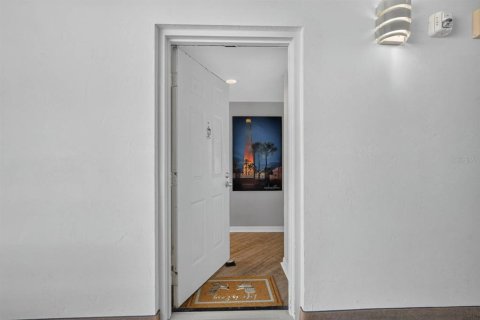 Condo in Daytona Beach Shores, Florida, 2 bedrooms № 2395791 - photo 3