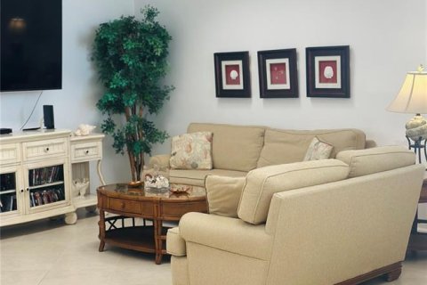 Condo in Daytona Beach Shores, Florida, 2 bedrooms № 2395791 - photo 30