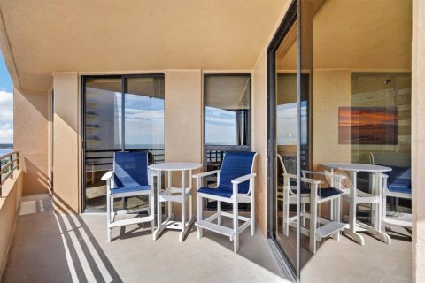 Condo in Daytona Beach Shores, Florida, 2 bedrooms № 2395791 - photo 18
