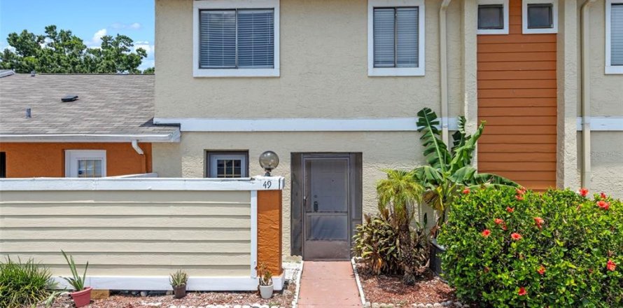 Adosado en Kissimmee, Florida 3 dormitorios, 112.78 m2 № 1851315