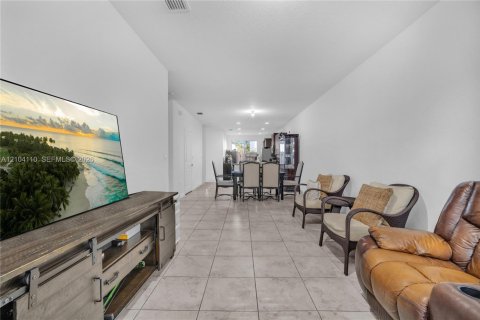 Touwnhouse à louer à Homestead, Floride: 4 chambres, 178 m2 № 2415895 - photo 7