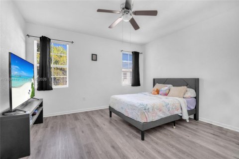 Touwnhouse à louer à Homestead, Floride: 4 chambres, 178 m2 № 2415895 - photo 14