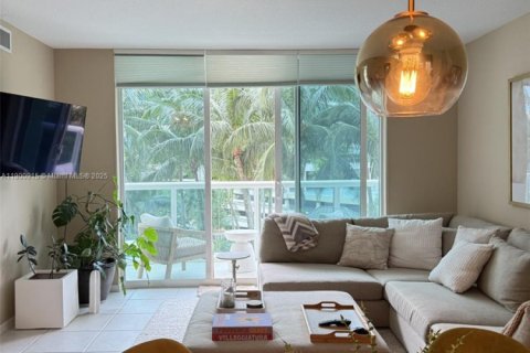 Copropriété à vendre à Fort Lauderdale, Floride: 1 chambre, 76.18 m2 № 2013189 - photo 3