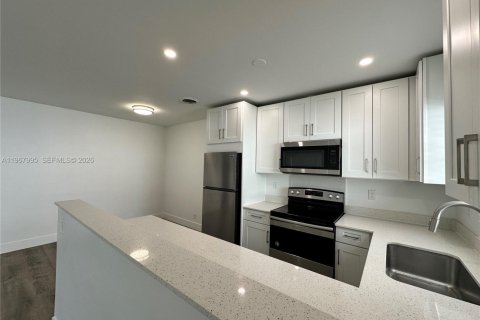 Appartement à louer à Hollywood, Floride: 1 chambre № 2029212 - photo 12