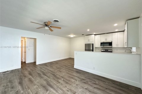 Appartement à Hollywood, Floride 1 chambre № 2029212