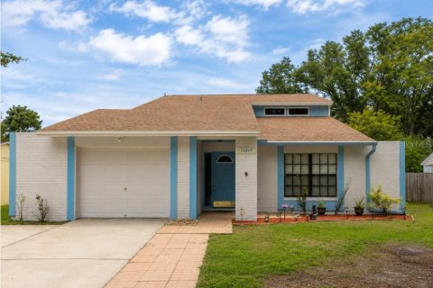 House in Tampa, Florida 3 bedrooms, 130.71 sq.m. № 2319271