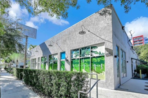 Propiedad comercial en venta en Miami, Florida № 1959157 - foto 6
