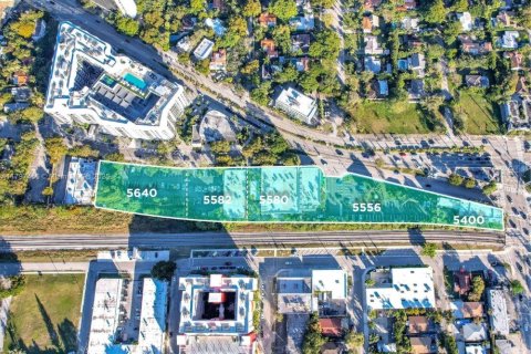 Propiedad comercial en venta en Miami, Florida № 1959157 - foto 3