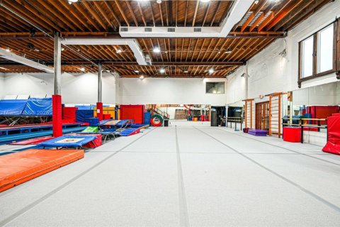 Propiedad comercial en venta en Miami, Florida № 1959157 - foto 11