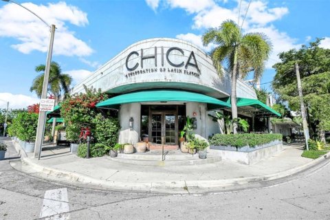 Propiedad comercial en venta en Miami, Florida № 1959157 - foto 13