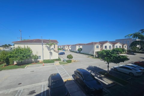 Touwnhouse à Miami Gardens, Floride 3 chambres, 133.97 m2 № 2077791