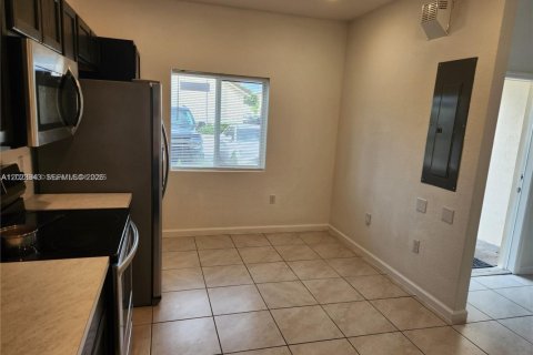 Touwnhouse à louer à Miami Gardens, Floride: 3 chambres, 133.97 m2 № 2077791 - photo 8