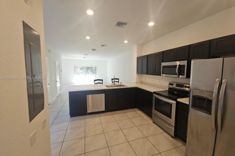 Touwnhouse à louer à Miami Gardens, Floride: 3 chambres, 133.97 m2 № 2077791 - photo 9