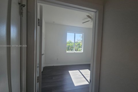 Touwnhouse à louer à Miami Gardens, Floride: 3 chambres, 133.97 m2 № 2077791 - photo 28