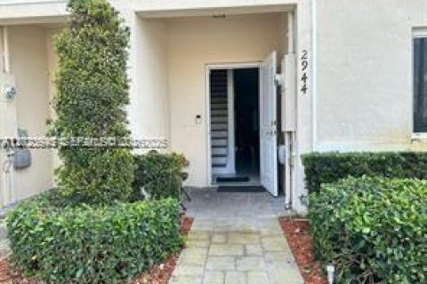 Touwnhouse à louer à Miami Gardens, Floride: 3 chambres, 133.97 m2 № 2077791 - photo 2