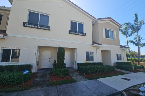 Touwnhouse à louer à Miami Gardens, Floride: 3 chambres, 133.97 m2 № 2077791 - photo 3