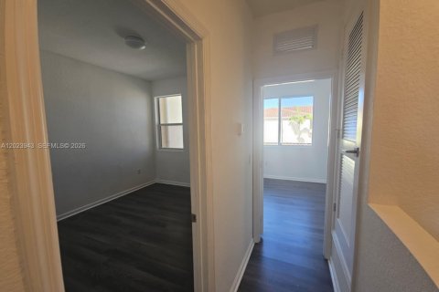 Touwnhouse à louer à Miami Gardens, Floride: 3 chambres, 133.97 m2 № 2077791 - photo 16