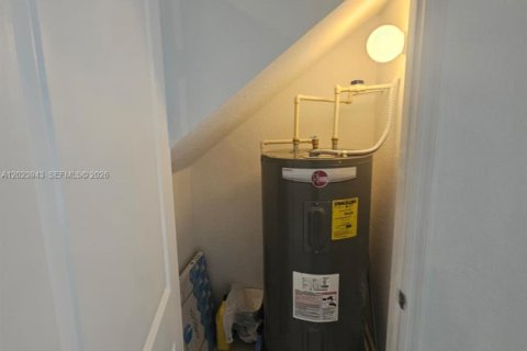 Touwnhouse à louer à Miami Gardens, Floride: 3 chambres, 133.97 m2 № 2077791 - photo 11