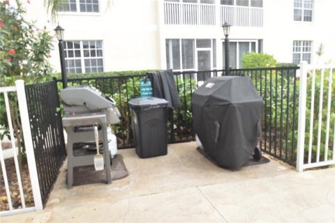 Condominio en alquiler en Sarasota, Florida, 2 dormitorios, 99.22 m2 № 682888 - foto 11