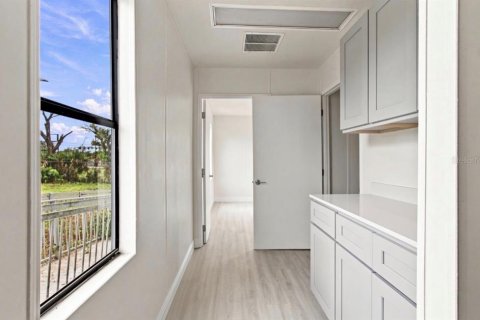 Propiedad comercial en venta en Tampa, Florida № 2322426 - foto 21
