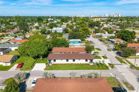 Купить коммерческую недвижимость в Халландейл-Бич, Флорида 241.55м2, № 2027500 - фото 23