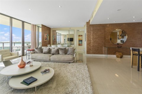 Condo in Bal Harbour, Florida, 2 bedrooms  № 1861812 - photo 14