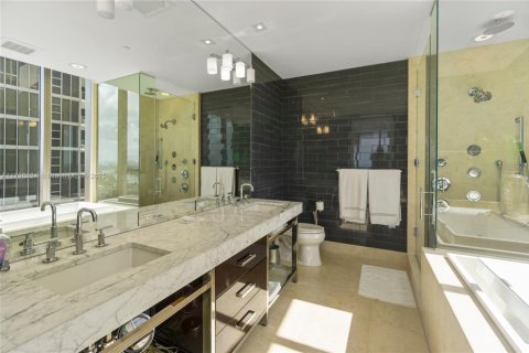 Condo in Bal Harbour, Florida, 2 bedrooms  № 1861812 - photo 23