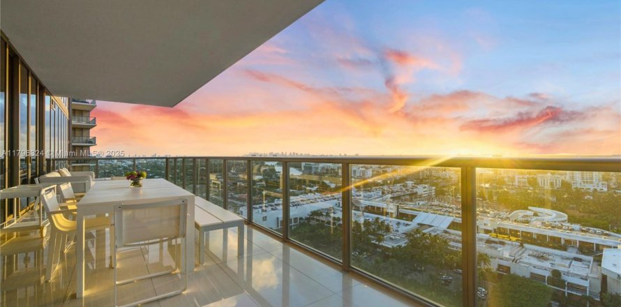 Condo in Bal Harbour, Florida, 2 bedrooms  № 1861812