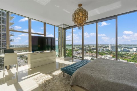 Condo in Bal Harbour, Florida, 2 bedrooms  № 1861812 - photo 18